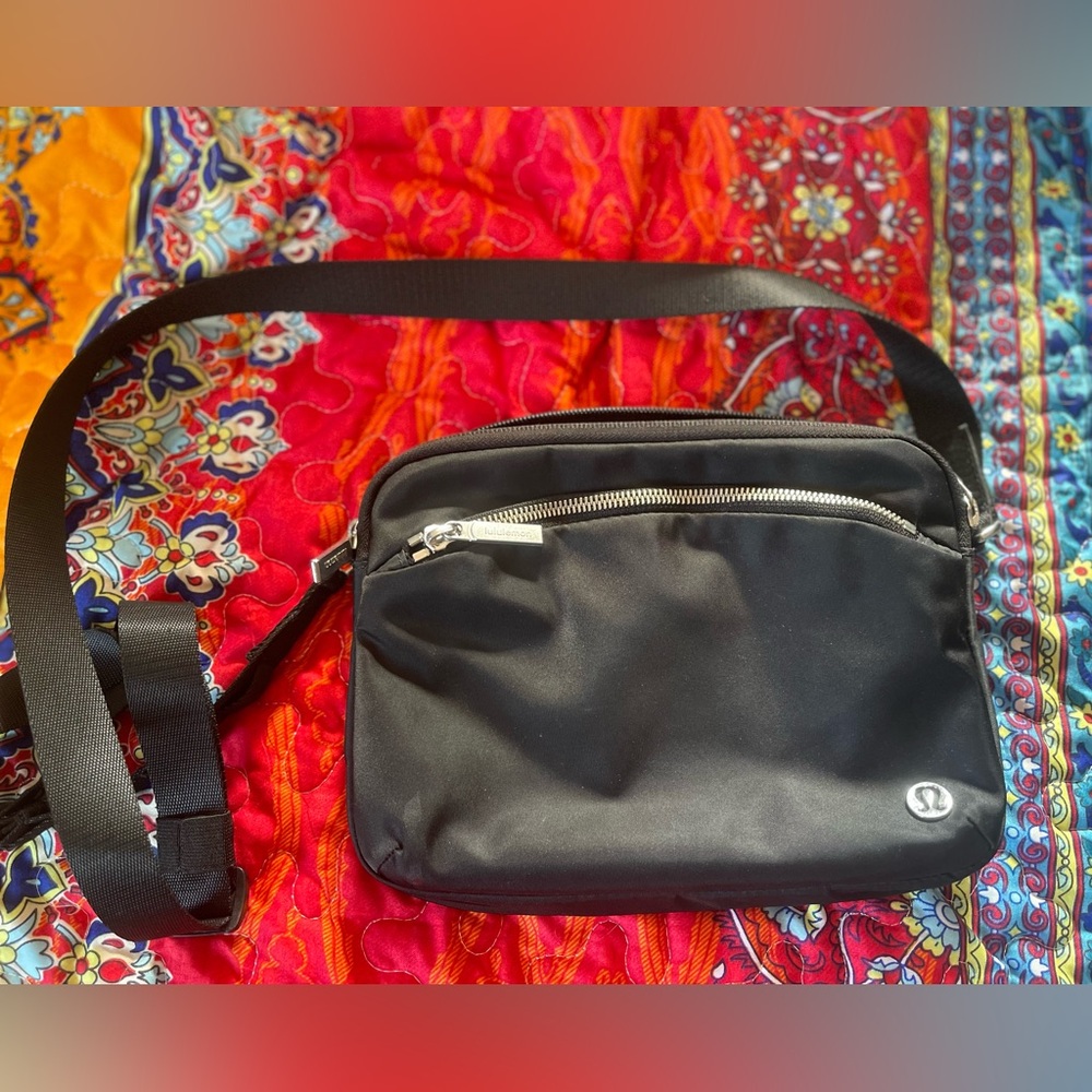 Lululemon purse